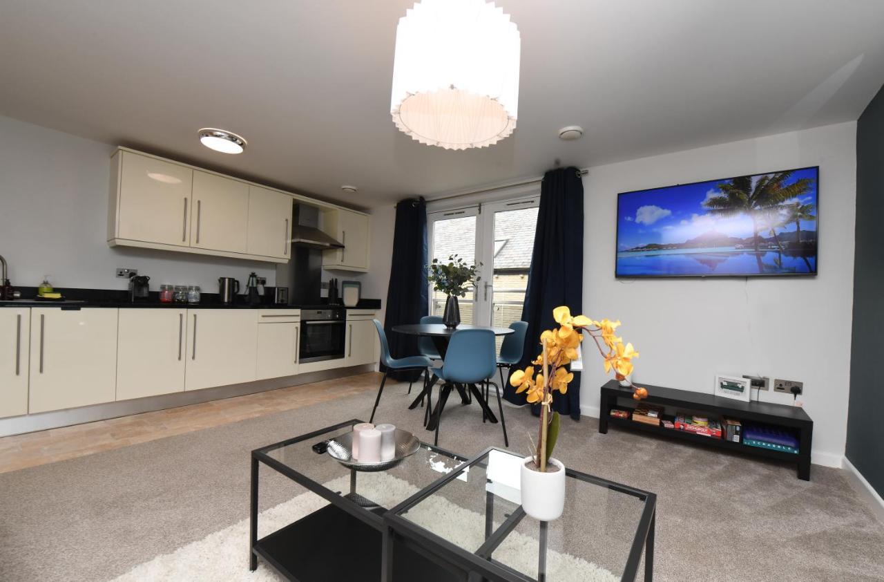 Self Catering - Regent's Court Indigo Apartment